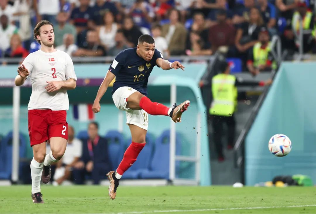 米体：法国电视台取消转播年轻人vs里尔，因前者胸前广告违规