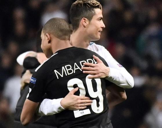 半场战报：博洛尼亚0-0布兰，里科吉安尼斯染红